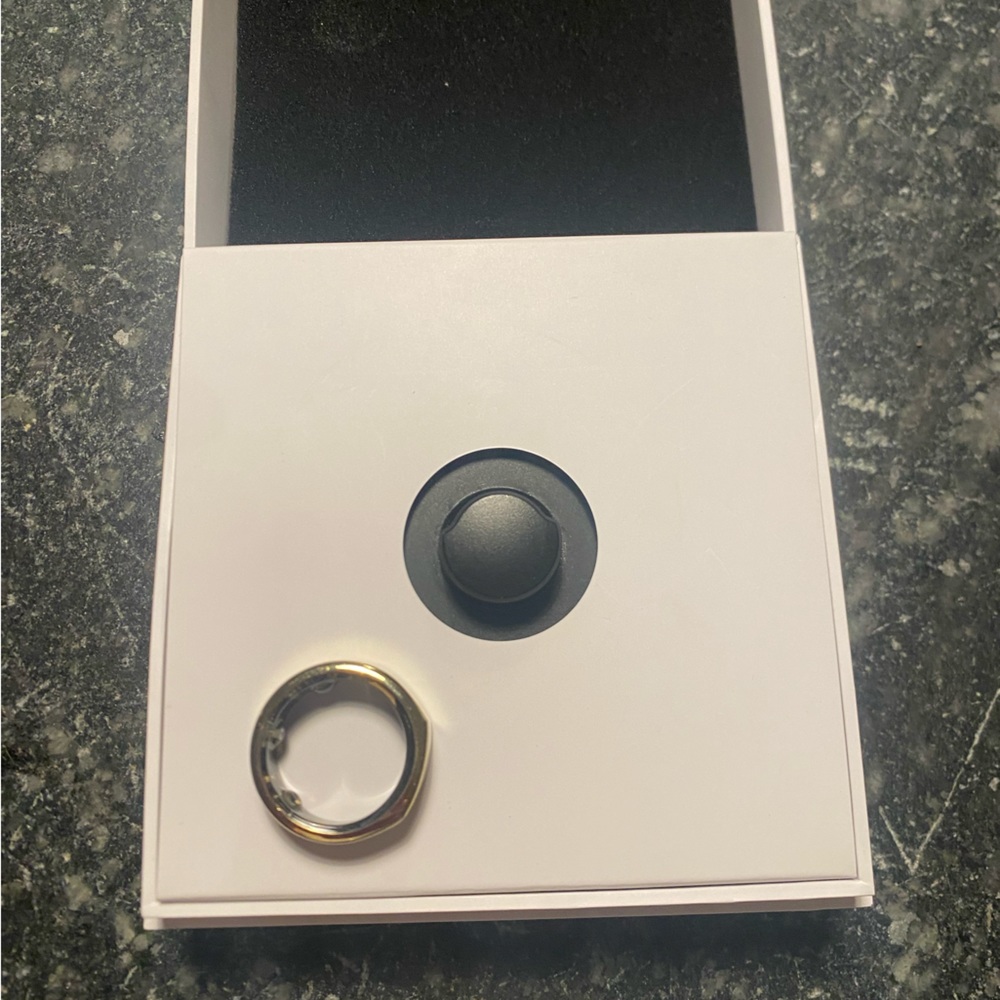 OURA Ring Gold Sz 9 Gen 3